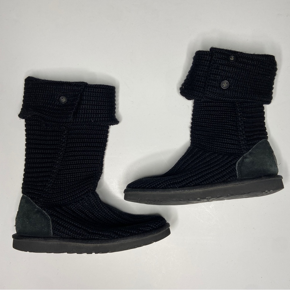 UGG Australia Women’s Boots Size 8 US Classic Cardy 3 Button Cable Knit Black